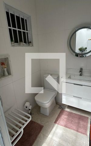 Casa à venda com 84m², 3 quartos e 1 vagaBanheiro 1