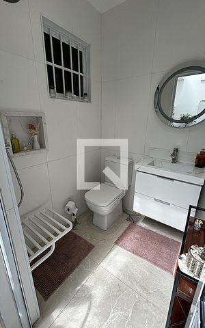 Casa à venda com 84m², 3 quartos e 1 vagaBanheiro 1