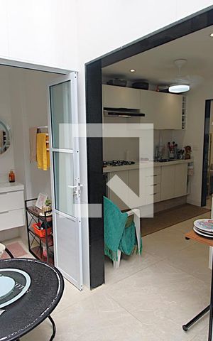 Casa à venda com 84m², 3 quartos e 1 vagaÁrea comum