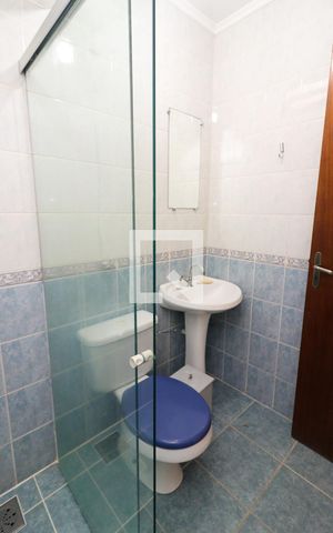 Casa à venda com 180m², 4 quartos e 2 vagas Casa à venda com 180m², 4 quartos e 2 vagasBanheiro Social