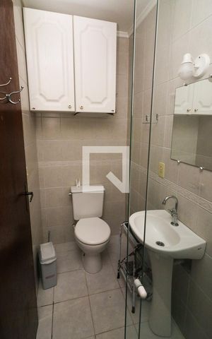 Casa à venda com 180m², 4 quartos e 2 vagas Casa à venda com 180m², 4 quartos e 2 vagasBanheiro de serviço