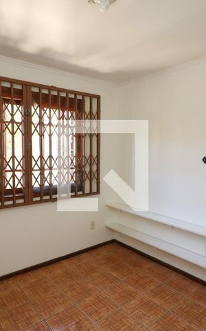 Casa à venda com 180m², 4 quartos e 2 vagas Casa à venda com 180m², 4 quartos e 2 vagasQuarto de Serviço