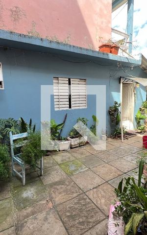 Casa à venda com 160m², 4 quartos e 3 vagas Casa à venda com 160m², 4 quartos e 3 vagasÁrea comum