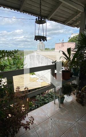 Casa à venda com 160m², 4 quartos e 3 vagas Casa à venda com 160m², 4 quartos e 3 vagasSacada da Sala