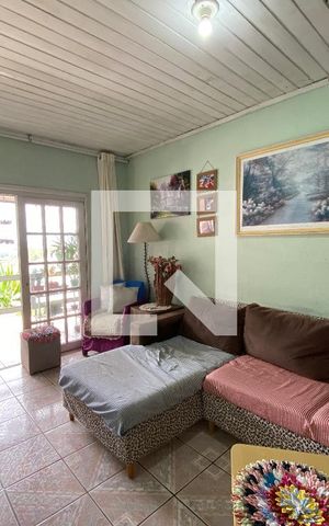 Casa à venda com 160m², 4 quartos e 3 vagas Casa à venda com 160m², 4 quartos e 3 vagasSala