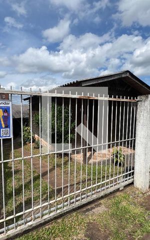 Casa à venda com 160m², 4 quartos e 3 vagas Casa à venda com 160m², 4 quartos e 3 vagasFachada