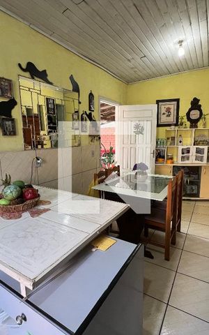 Casa à venda com 160m², 4 quartos e 3 vagas Casa à venda com 160m², 4 quartos e 3 vagasCozinha