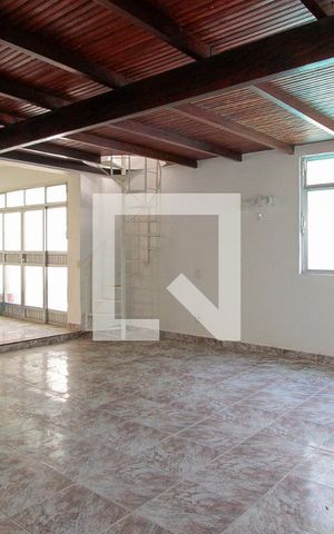 Casa de condomínio à venda com 400m², 5 quartos e 2 vagas Casa de condomínio à venda com 400m², 5 quartos e 2 vagasSala