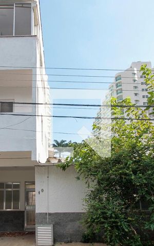 Casa de condomínio à venda com 400m², 5 quartos e 2 vagas Casa de condomínio à venda com 400m², 5 quartos e 2 vagasFachada 2
