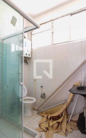 Casa de condomínio à venda com 400m², 5 quartos e 2 vagas Casa de condomínio à venda com 400m², 5 quartos e 2 vagasBanheiro Quarto 5 suíte