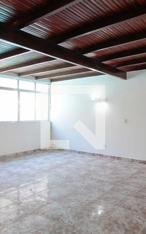 Casa de condomínio à venda com 400m², 5 quartos e 2 vagas Casa de condomínio à venda com 400m², 5 quartos e 2 vagasSala