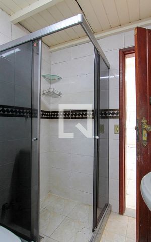 Casa de condomínio à venda com 400m², 5 quartos e 2 vagas Casa de condomínio à venda com 400m², 5 quartos e 2 vagasBanheiro Quarto 4 suíte