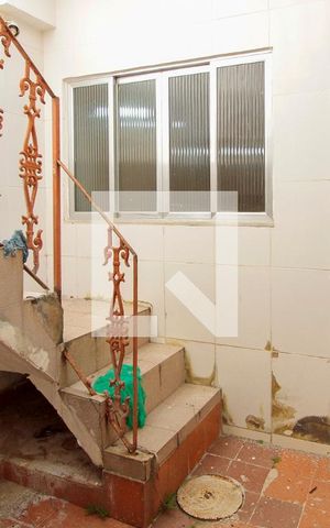 Casa de condomínio à venda com 400m², 5 quartos e 2 vagas Casa de condomínio à venda com 400m², 5 quartos e 2 vagasÁrea de Serviço