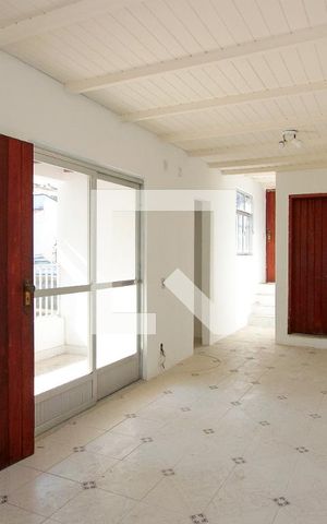 Casa de condomínio à venda com 400m², 5 quartos e 2 vagas Casa de condomínio à venda com 400m², 5 quartos e 2 vagasQuarto 4 suíte