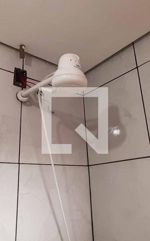 Casa à venda com 198m², 4 quartos e 2 vagas Casa à venda com 198m², 4 quartos e 2 vagasEdícula - Banheiro