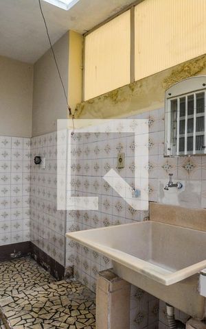 Casa à venda com 125m², 3 quartos e 4 vagas Casa à venda com 125m², 3 quartos e 4 vagasÁrea de Serviço
