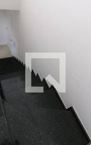 Apartamento à venda com 100m², 2 quartos e 1 vagaEscada