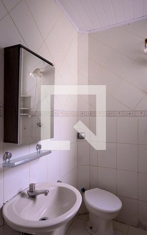 Casa à venda com 312m², 6 quartos e 2 vagas Casa à venda com 312m², 6 quartos e 2 vagasBanheiro da Suite