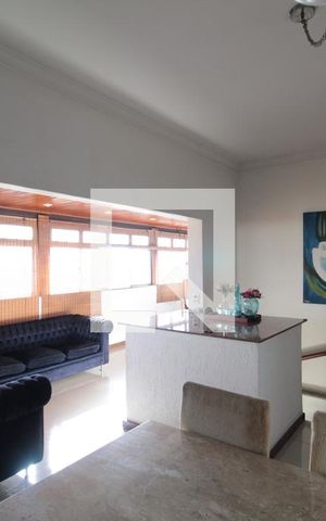 Casa à venda com 551m², 5 quartos e 6 vagasCopa