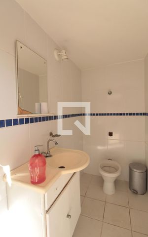 Casa à venda com 551m², 5 quartos e 6 vagasBanheiro de Serviço