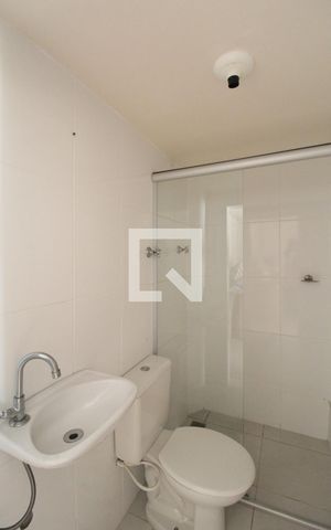 Casa à venda com 551m², 5 quartos e 6 vagasBanheiro de Serviço