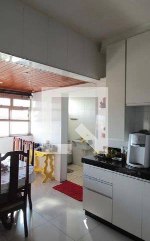 Casa à venda com 551m², 5 quartos e 6 vagasCozinha