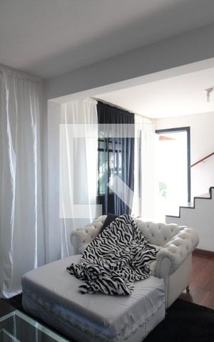 Casa à venda com 551m², 5 quartos e 6 vagasSala de TV