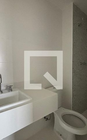 Apartamento à venda com 54m², 1 quarto e 2 vagas Apartamento à venda com 54m², 1 quarto e 2 vagasBanheiro da Suíte