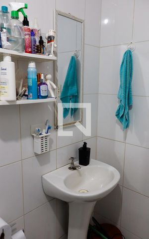 Apartamento à venda com 51m², 2 quartos e 1 vaga Apartamento à venda com 51m², 2 quartos e 1 vagaBanheiro
