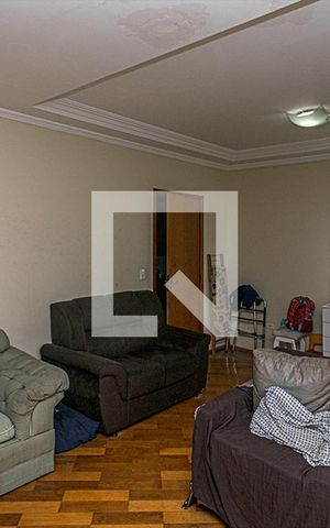 Casa à venda com 359m², 7 quartos e 4 vagas Casa à venda com 359m², 7 quartos e 4 vagasSala (Casa 1)