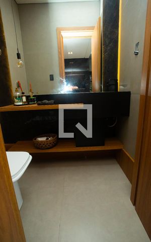 Casa de condomínio à venda com 210m², 4 quartos e 4 vagas Casa de condomínio à venda com 210m², 4 quartos e 4 vagasLavabo