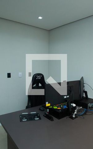 Casa de condomínio à venda com 210m², 4 quartos e 4 vagas Casa de condomínio à venda com 210m², 4 quartos e 4 vagas Escritório