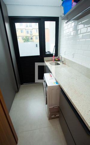 Casa de condomínio à venda com 210m², 4 quartos e 4 vagas Casa de condomínio à venda com 210m², 4 quartos e 4 vagasÁrea de Serviço