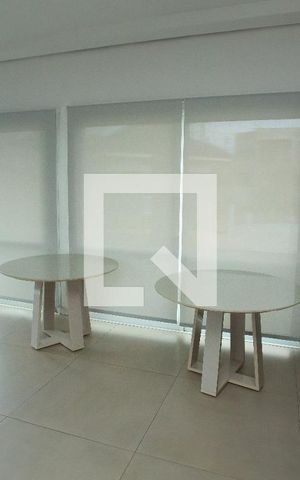 Casa de condomínio à venda com 210m², 4 quartos e 4 vagas Casa de condomínio à venda com 210m², 4 quartos e 4 vagasÁrea comum - Salão de festas