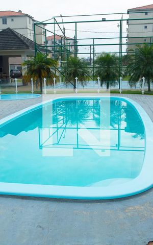 Casa de condomínio à venda com 210m², 4 quartos e 4 vagas Casa de condomínio à venda com 210m², 4 quartos e 4 vagasÁrea comum - Piscina