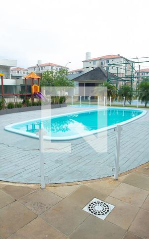 Casa de condomínio à venda com 210m², 4 quartos e 4 vagas Casa de condomínio à venda com 210m², 4 quartos e 4 vagasÁrea comum - Piscina