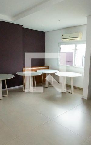 Casa de condomínio à venda com 210m², 4 quartos e 4 vagas Casa de condomínio à venda com 210m², 4 quartos e 4 vagasÁrea comum - Salão de festas
