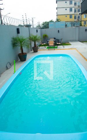 Casa de condomínio à venda com 210m², 4 quartos e 4 vagas Casa de condomínio à venda com 210m², 4 quartos e 4 vagasPiscina