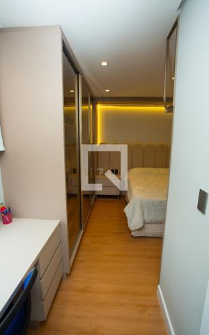 Casa de condomínio à venda com 210m², 4 quartos e 4 vagas Casa de condomínio à venda com 210m², 4 quartos e 4 vagasSuíte 2