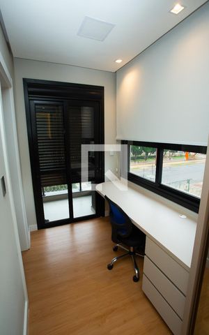 Casa de condomínio à venda com 210m², 4 quartos e 4 vagas Casa de condomínio à venda com 210m², 4 quartos e 4 vagasSuíte 2