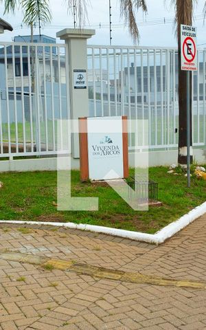 Casa de condomínio à venda com 210m², 4 quartos e 4 vagas Casa de condomínio à venda com 210m², 4 quartos e 4 vagasFachada