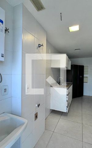 Apartamento à venda com 112m², 2 quartos e 1 vaga Apartamento à venda com 112m², 2 quartos e 1 vagaCozinha e Área de Serviço