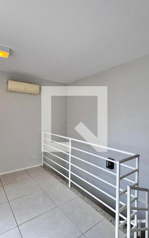Apartamento à venda com 112m², 2 quartos e 1 vaga Apartamento à venda com 112m², 2 quartos e 1 vagaSala (Segundo andar)