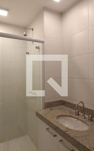 Apartamento para alugar com 82m², 2 quartos e 1 vagaSuíte 1 - Banheiro