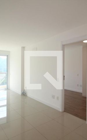 Apartamento para alugar com 82m², 2 quartos e 1 vagaSala