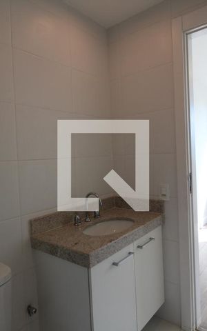Apartamento para alugar com 82m², 2 quartos e 1 vagaSuíte 2 - Banheiro