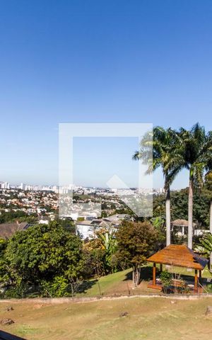 Casa de condomínio à venda com 800m², 4 quartos e 10 vagas Casa de condomínio à venda com 800m², 4 quartos e 10 vagasVista da Suíte