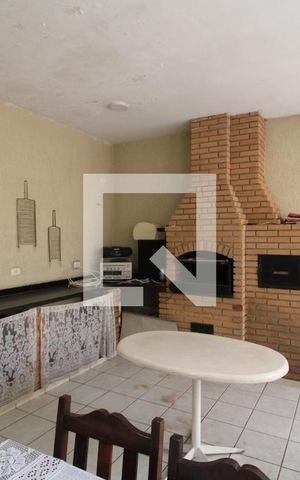 Casa à venda com 320m², 5 quartos e 8 vagasÁrea de Serviço