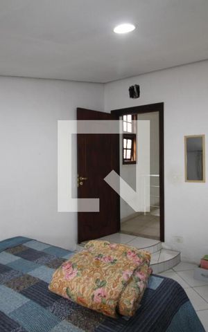 Casa à venda com 320m², 5 quartos e 8 vagasSuíte 2