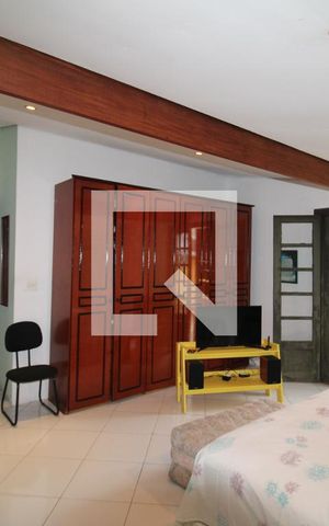 Casa à venda com 320m², 5 quartos e 8 vagasSuíte 3